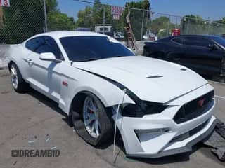 2019 Ford Mustang GT z VIN 1FA6P8CF9K5118936, wystawiony jako IAAI lot #42703624 z przebiegiem 65 595 mil mil oraz . Historia ofert i sprzedaży dostępna na DreamBid. Obrazek 1.