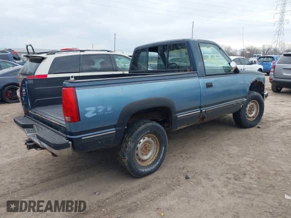 1988 GMC Sierra 1500 с VIN 1GTDK14K6JZ518298, выставлен на аукционе IAAI как лот 41714525 с пробегом 298 174 миль миль и . История ставок и продаж доступна на DreamBid. Изображение 4.