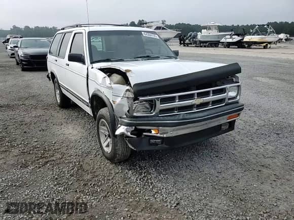 1994 Chevrolet Blazer с VIN 1GNCS13W4R0182822, выставлен на аукционе Copart как лот 64364725 с пробегом 130 925 миль миль и Списание • Salvage title. История ставок и продаж доступна на DreamBid. Изображение 14.