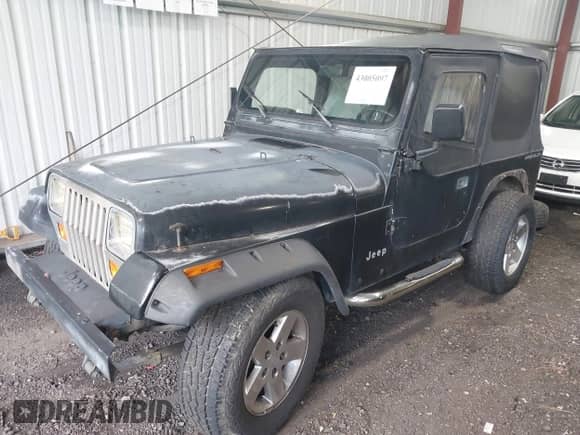 1995 Jeep Wrangler S с VIN 1J4FY19P9SP284287, выставлен на аукционе IAAI как лот 43005097 с пробегом 177 595 миль миль и . История ставок и продаж доступна на DreamBid. Изображение 2.