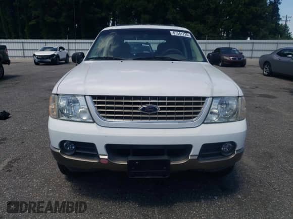2002 Ford Explorer Eddie Bauer с VIN 1FMZU74W52UA69809, выставлен на аукционе Copart как лот 67541725 с пробегом 249 984 миль миль и Списание • Salvage title. История ставок и продаж доступна на DreamBid. Изображение 5.
