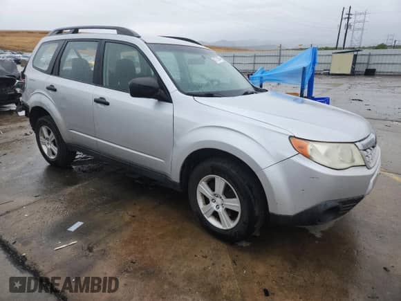 2011 Subaru Forester X z VIN JF2SHBBC9BG723345, wystawiony jako Copart lot #81730085 z przebiegiem 173 477 mil mil oraz Szkoda całkowita • Salvage title. Historia ofert i sprzedaży dostępna na DreamBid. Obrazek 4.