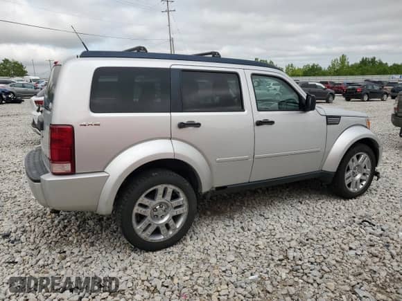 2011 Dodge Nitro Heat with VIN 1D4PU4GX4BW505006, listed as a Copart auction lot 58696585 with 280,079 mi miles and Clean title. Bid and sale history available at DreamBid. Image 3.