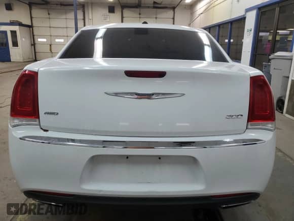 2016 Chrysler 300 Limited с VIN 2C3CCARG1GH270827, выставлен на аукционе Copart как лот 83959394 с пробегом 122 288 миль миль и Списание • Salvage title. История ставок и продаж доступна на DreamBid. Изображение 6.