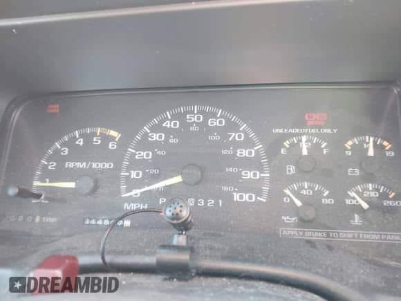 1996 GMC Sierra 1500 z VIN 1GTEC19R8TE555502, wystawiony jako IAAI lot #41964843 z przebiegiem 214 617 mil mil oraz . Historia ofert i sprzedaży dostępna na DreamBid. Obrazek 7.