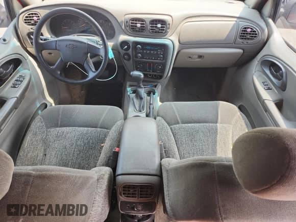 2002 Chevrolet TrailBlazer LS with VIN 1GNDT13S222187218, listed as a Copart auction lot 60282145 with 173,423 mi miles and Salvage title. Bid and sale history available at DreamBid. Image 8.