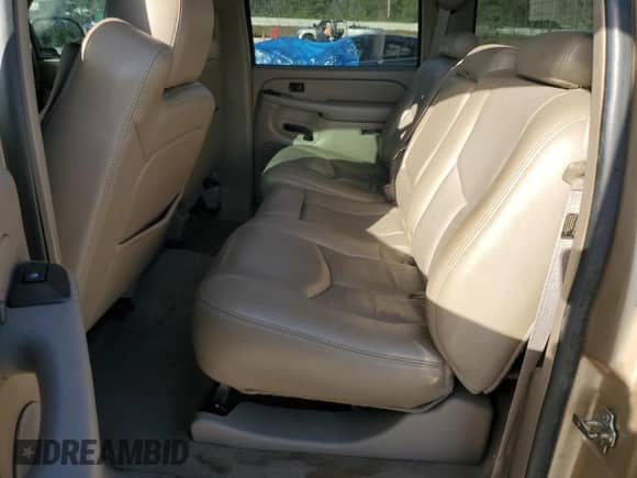 2005 Chevrolet Silverado 1500HD LS с VIN 1GCGK13U05F889738, выставлен на аукционе Copart как лот 77988004 с пробегом 217 794 миль миль и Списание • Salvage title. История ставок и продаж доступна на DreamBid. Изображение 10.