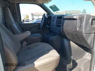 2008 Chevrolet Express Cargo с VIN 1GCHG39K681133713, выставлен на аукционе IAAI как лот 43304856 с пробегом 125 324 миль миль и . История ставок и продаж доступна на DreamBid. Изображение 5.