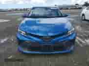 2020 Toyota Camry LE z VIN 4T1C11AK2LU306688, wystawiony jako Copart lot #82510505 z przebiegiem 104 108 mil mil oraz Szkoda całkowita • Salvage title. Historia ofert i sprzedaży dostępna na DreamBid. Obrazek 5.