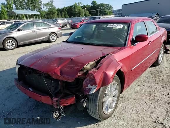 2009 Chrysler 300 Touring с VIN 2C3LA53V79H565812, выставлен на аукционе Copart как лот 61910375 с пробегом 179 213 миль миль и Списание • Salvage title. История ставок и продаж доступна на DreamBid. Изображение 13.