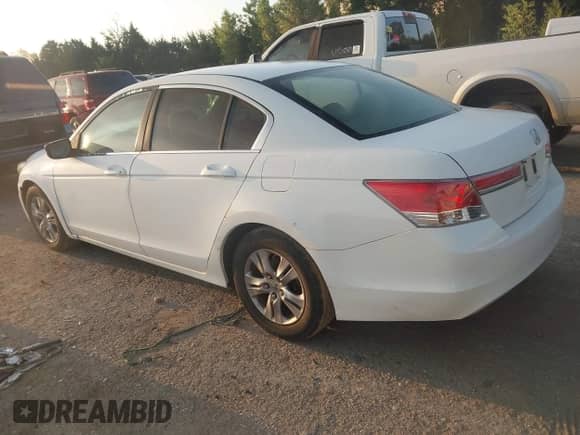 2012 Honda Accord SE with VIN 1HGCP2F60CA219640, listed as a IAAI auction lot 43247729 with 300,258 mi miles and . Bid and sale history available at DreamBid. Image 3.