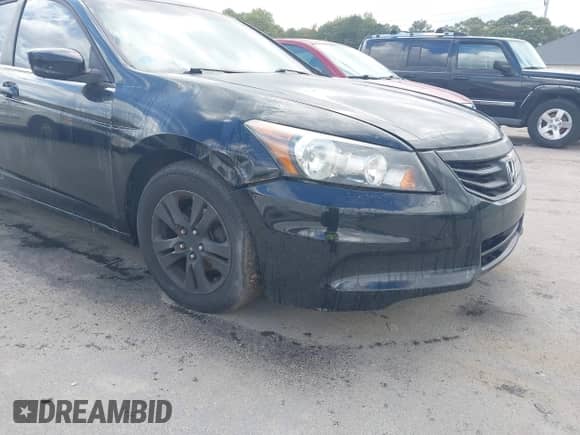 2012 Honda Accord SE z VIN 1HGCP2F63CA191624, wystawiony jako IAAI lot #43408079 z przebiegiem 226 438 mil mil oraz . Historia ofert i sprzedaży dostępna na DreamBid. Obrazek 6.