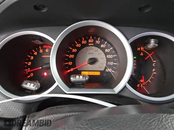 2005 Toyota Tacoma PreRunner with VIN 3TMJU62N05M002100, listed as a Copart auction lot 84837805 with 300,227 mi miles and Clean title. Bid and sale history available at DreamBid. Image 9.