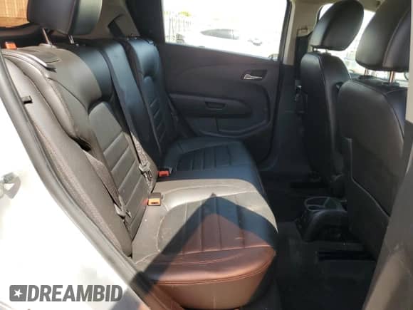 2015 Chevrolet Sonic RS z VIN 1G1JG6SB0F4108503, wystawiony jako Copart lot #71828855 z przebiegiem 110 655 mil mil oraz Szkoda całkowita • Salvage title. Historia ofert i sprzedaży dostępna na DreamBid. Obrazek 10.