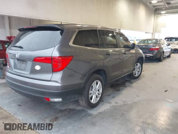 2017 Honda Pilot LX z VIN 5FNYF5H13HB012751, wystawiony jako IAAI lot #43380098 z przebiegiem 90 539 mil mil oraz . Historia ofert i sprzedaży dostępna na DreamBid. Obrazek 4.