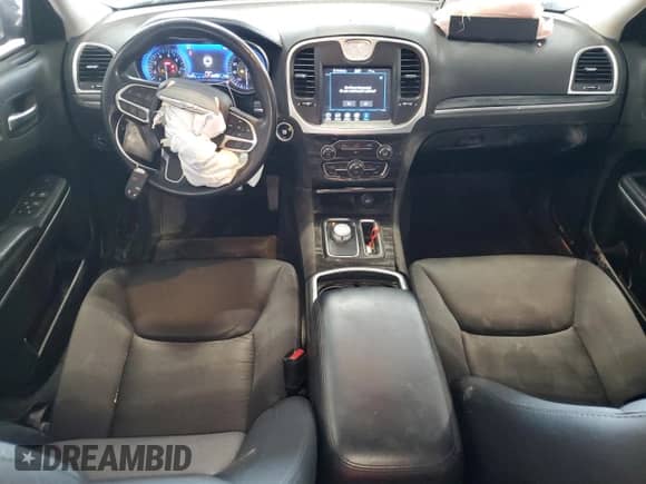 2022 Chrysler 300 Touring z VIN 2C3CCAAG8NH123199, wystawiony jako Copart lot #54194975 z przebiegiem 45 158 mil mil oraz Szkoda całkowita • Salvage title. Historia ofert i sprzedaży dostępna na DreamBid. Obrazek 8.