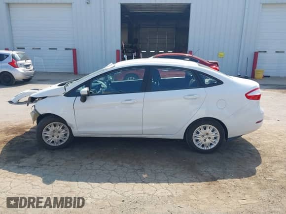 2019 Ford Fiesta S z VIN 3FADP4AJ7KM110741, wystawiony jako IAAI lot #43242052 z przebiegiem 79 046 mil mil oraz . Historia ofert i sprzedaży dostępna na DreamBid. Obrazek 15.