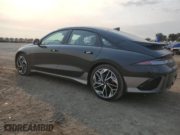 2024 Hyundai Ioniq 6 SEL с VIN KMHM34AC6RA070419, выставлен на аукционе Copart как лот 70015744 с пробегом 2 360 миль миль и Списание • Salvage title. История ставок и продаж доступна на DreamBid. Изображение 2.