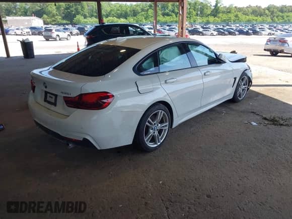 2016 BMW 4 Series 435i xDrive z VIN WBA4B3C59GG527716, wystawiony jako IAAI lot #42562148 z przebiegiem 73 548 mil mil oraz . Historia ofert i sprzedaży dostępna na DreamBid. Obrazek 4.