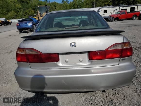 1998 Honda Accord EX with VIN 1HGCG1657WA027542, listed as a Copart auction lot 71193074 with 223,064 mi miles and Salvage title. Bid and sale history available at DreamBid. Image 6.