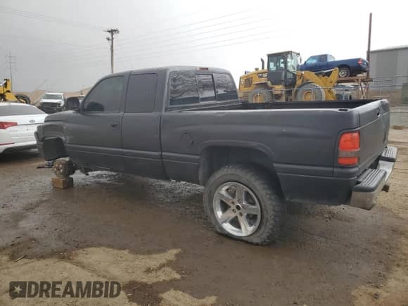 2000 Dodge 1500 z VIN 3B7HF12Y5YG134763, wystawiony jako Copart lot #88352145 z przebiegiem Nie podano mil oraz Szkoda całkowita • Salvage title. Historia ofert i sprzedaży dostępna na DreamBid. Obrazek 2.
