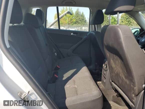 2017 Volkswagen Tiguan S с VIN WVGBV7AX2HK051719, выставлен на аукционе Copart как лот 70875085 с пробегом 75 299 миль миль и Списание • Salvage title. История ставок и продаж доступна на DreamBid. Изображение 11.