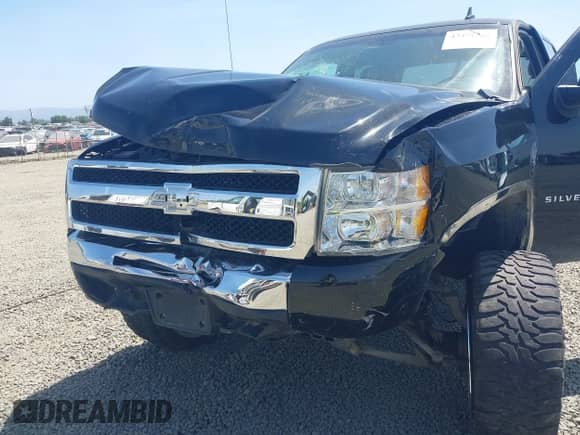 2011 Chevrolet Silverado 1500 LS z VIN 3GCPKREA6BG291312, wystawiony jako IAAI lot #42471331 z przebiegiem 171 323 mil mil oraz . Historia ofert i sprzedaży dostępna na DreamBid. Obrazek 6.