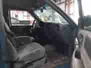2000 Chevrolet S-10 LS с VIN 1GCDT19W0Y8207717, выставлен на аукционе IAAI как лот 41292088 с пробегом 158 356 миль миль и . История ставок и продаж доступна на DreamBid. Изображение 5.