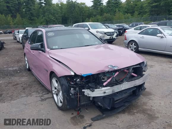 2014 BMW 3 Series 335i xDrive z VIN WBA3B9G54ENR92616, wystawiony jako IAAI lot #43140831 z przebiegiem 108 323 mil mil oraz . Historia ofert i sprzedaży dostępna na DreamBid. Obrazek 6.