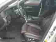 2019 BMW 5 Series 540i xDrive z VIN WBAJE7C57KG892521, wystawiony jako Copart lot #66200935 z przebiegiem 68 250 mil mil oraz Szkoda całkowita • Salvage title. Historia ofert i sprzedaży dostępna na DreamBid. Obrazek 7.