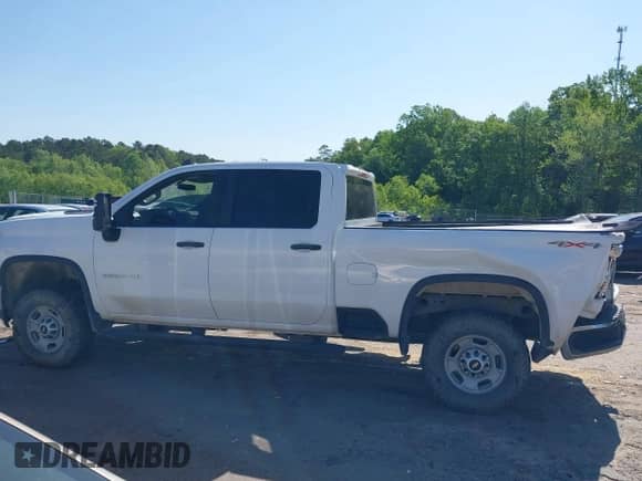 2021 Chevrolet Silverado 2500HD Work Truck z VIN 1GC1YLE7XMF129001, wystawiony jako IAAI lot #42036868 z przebiegiem 132 068 mil mil oraz . Historia ofert i sprzedaży dostępna na DreamBid. Obrazek 14.