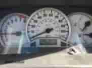 2005 Toyota Corolla CE z VIN 2T1BR32E75C501330, wystawiony jako Copart lot #53308445 z przebiegiem 299 999 mil mil oraz Czysty tytuł • Clean title. Historia ofert i sprzedaży dostępna na DreamBid. Obrazek 9.