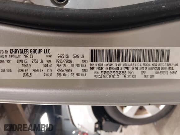 2013 Dodge Journey SE z VIN 3C4PDCAB7DT646083, wystawiony jako IAAI lot #42353530 z przebiegiem 117 965 mil mil oraz . Historia ofert i sprzedaży dostępna na DreamBid. Obrazek 9.