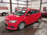 2017 Chevrolet Sonic LS z VIN 1G1JB5SH6H4147743, wystawiony jako IAAI lot #43099349 z przebiegiem 84 511 mil mil oraz . Historia ofert i sprzedaży dostępna na DreamBid. Obrazek 21.