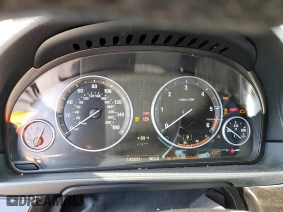 2014 BMW 5 Series 535d with VIN WBAXA5C50ED001873, listed as a Copart auction lot 62894625 with 128,251 mi miles and Salvage title. Bid and sale history available at DreamBid. Image 9.