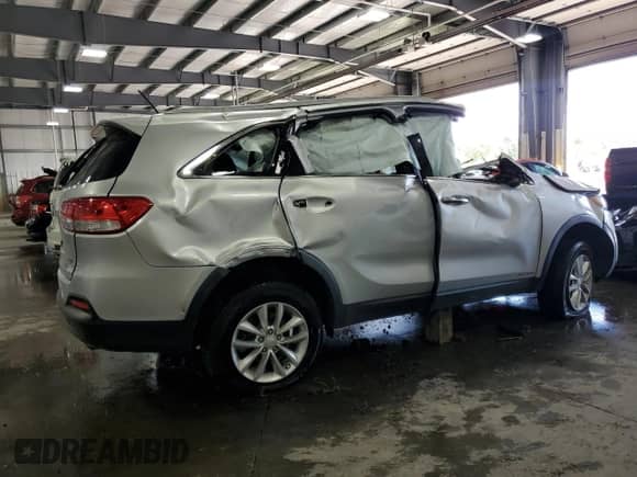 2017 Kia Sorento LX с VIN 5XYPGDA51HG293036, выставлен на аукционе Copart как лот 62394265 с пробегом 117 638 миль миль и Списание • Salvage title. История ставок и продаж доступна на DreamBid. Изображение 3.