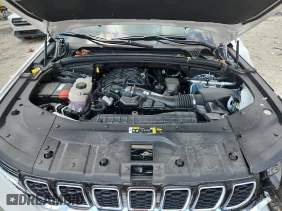 2024 Jeep Grand Cherokee Limited with VIN 1C4RJHBG6RC252988, listed as a Copart auction lot 63262435 with 13,909 mi miles and Salvage title. Bid and sale history available at DreamBid. Image 12.