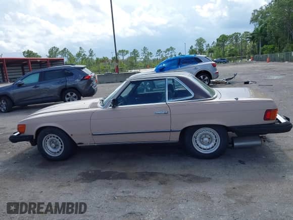 1983 Mercedes-Benz 380 SL with VIN WDBBA45A1DB020815, listed as a IAAI auction lot 42548157 with 104,615 mi miles and . Bid and sale history available at DreamBid. Image 18.