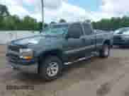 2002 Chevrolet Silverado 2500HD LS z VIN 1GCHK29132E156611, wystawiony jako IAAI lot #42227369 z przebiegiem 342 075 mil mil oraz . Historia ofert i sprzedaży dostępna na DreamBid. Obrazek 2.