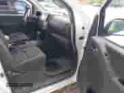 2018 Nissan Frontier SV z VIN 1N6AD0CW2JN768959, wystawiony jako IAAI lot #41915008 z przebiegiem 144 390 mil mil oraz . Historia ofert i sprzedaży dostępna na DreamBid. Obrazek 5.