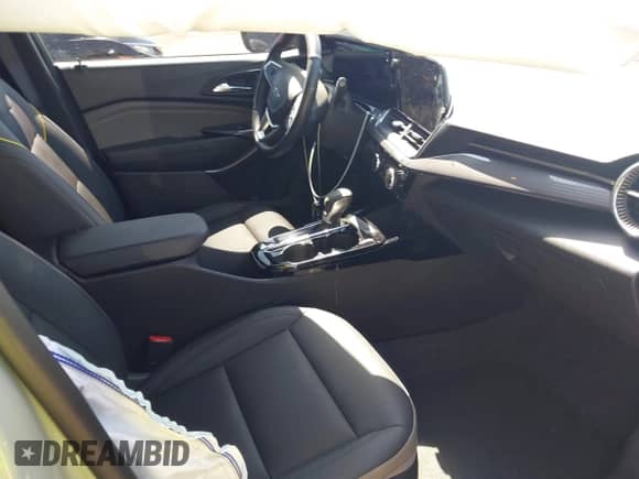 2025 Chevrolet Trax ACTIV с VIN KL77LKEPXSC208389, выставлен на аукционе IAAI как лот 42791558 с пробегом 6 607 миль миль и . История ставок и продаж доступна на DreamBid. Изображение 5.
