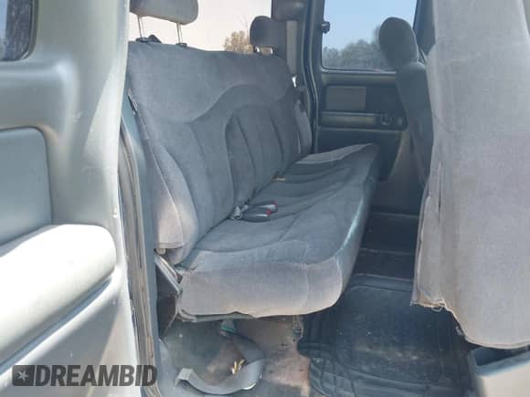 2001 GMC Sierra 1500 SLE z VIN 2GTEC19V611272933, wystawiony jako IAAI lot #42509221 z przebiegiem 298 443 mil mil oraz . Historia ofert i sprzedaży dostępna na DreamBid. Obrazek 8.