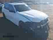 2023 BMW 3 Series M340i xDrive z VIN 3MW49FF01P8C87749, wystawiony jako IAAI lot #40997657 z przebiegiem 39 691 mil mil oraz . Historia ofert i sprzedaży dostępna na DreamBid. Obrazek 6.