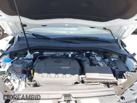 2024 Volkswagen Tiguan SE with VIN 3VVNB7AX4RM198923, listed as a IAAI auction lot 42312597 with 6,827 mi miles and . Bid and sale history available at DreamBid. Image 10.