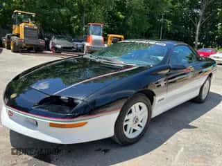 1993 Chevrolet Camaro Z28 with VIN 2G1FP22P3P2106343, listed as a Copart auction lot 81589275 with 32,035 mi miles and Clean title. Bid and sale history available at DreamBid. Image 2.