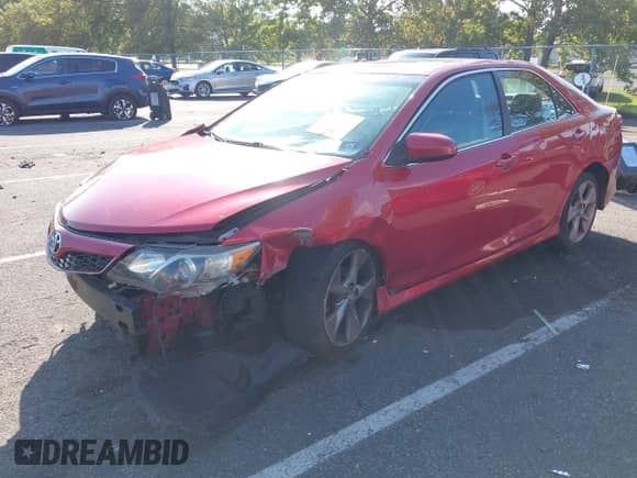 2013 Toyota Camry XLE with VIN 4T1BK1FK7DU532843, listed as a IAAI auction lot 43248847 with 206,897 mi miles and . Bid and sale history available at DreamBid. Image 2.