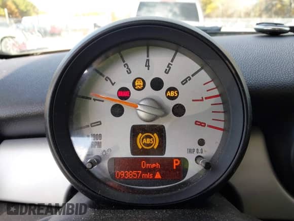 2013 MINI Hardtop with VIN WMWSU3C50DT690047, listed as a IAAI auction lot 43477533 with 93,857 mi miles and . Bid and sale history available at DreamBid. Image 7.