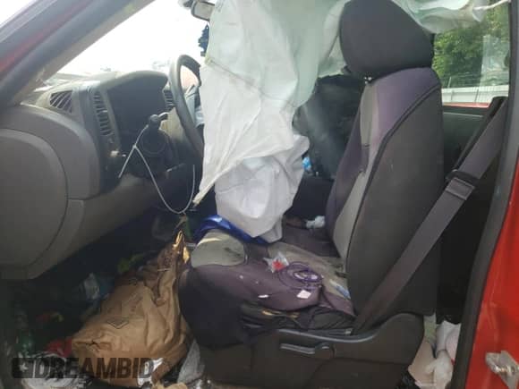 2013 Chevrolet Silverado 1500 Work Truck z VIN 1GCNCPEX5DZ100205, wystawiony jako Copart lot #58427623 z przebiegiem Nie podano mil oraz Szkoda całkowita • Salvage title. Historia ofert i sprzedaży dostępna na DreamBid. Obrazek 7.