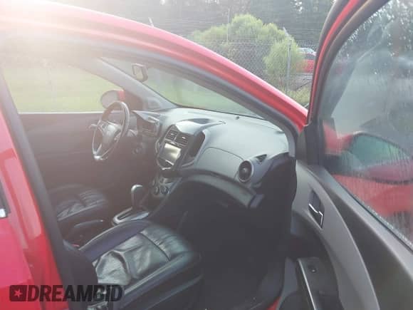 2015 Chevrolet Sonic LTZ с VIN 1G1JE6SB7F4102493, выставлен на аукционе IAAI как лот 42809511 с пробегом 110 689 миль миль и . История ставок и продаж доступна на DreamBid. Изображение 5.