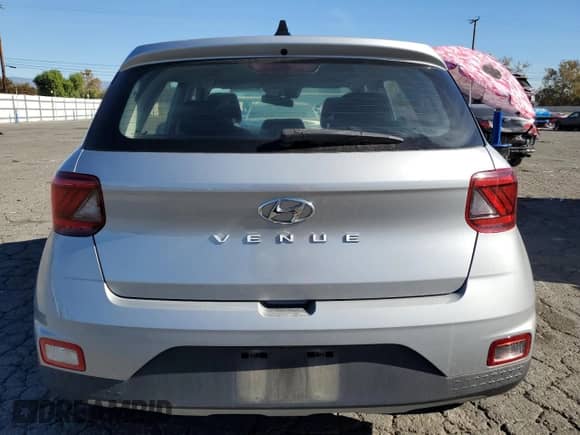 2021 Hyundai Venue SE with VIN KMHRB8A33MU069140, listed as a Copart auction lot 79288283 with 46,996 mi miles and . Bid and sale history available at DreamBid. Image 6.